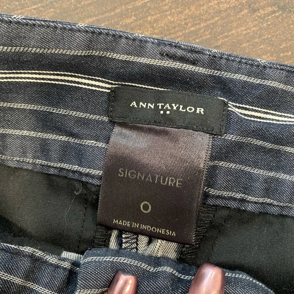 30” W, Striped Grey Ann Taylor Dress Shirts Size 0
